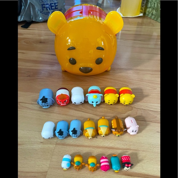 Disney Tsum Tsum Toys and Storage - Picture 1 of 5